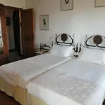 D'hotes Les Terrasses Du Soleil Bed & Breakfast 4*