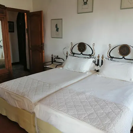 D'hotes Les Terrasses Du Soleil Bed & Breakfast 4*