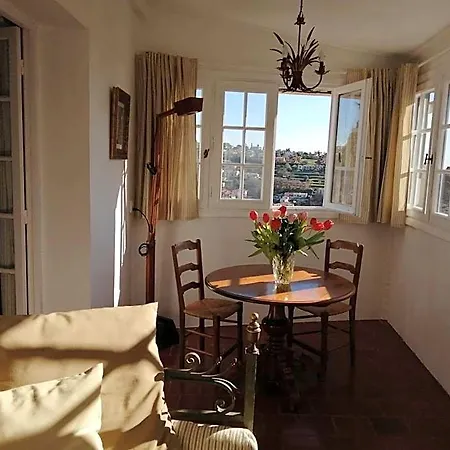 Couette-café D'hôtes Les Terrasses Du Soleil 4*
