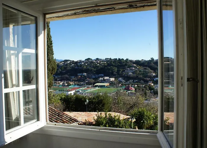 D'hotes Les Terrasses Du Soleil Bed & Breakfast 4*